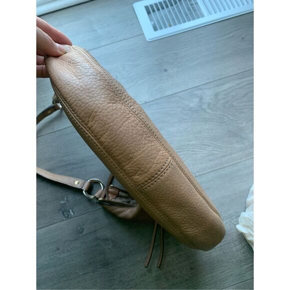 Michael Kors Rhea zip Shoulder Bag 100% leather in Suntan beige tan hobo - Picture 8 of 8